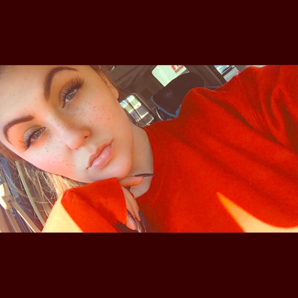 Meet your Posher, Lexy - Picture 1 of 8